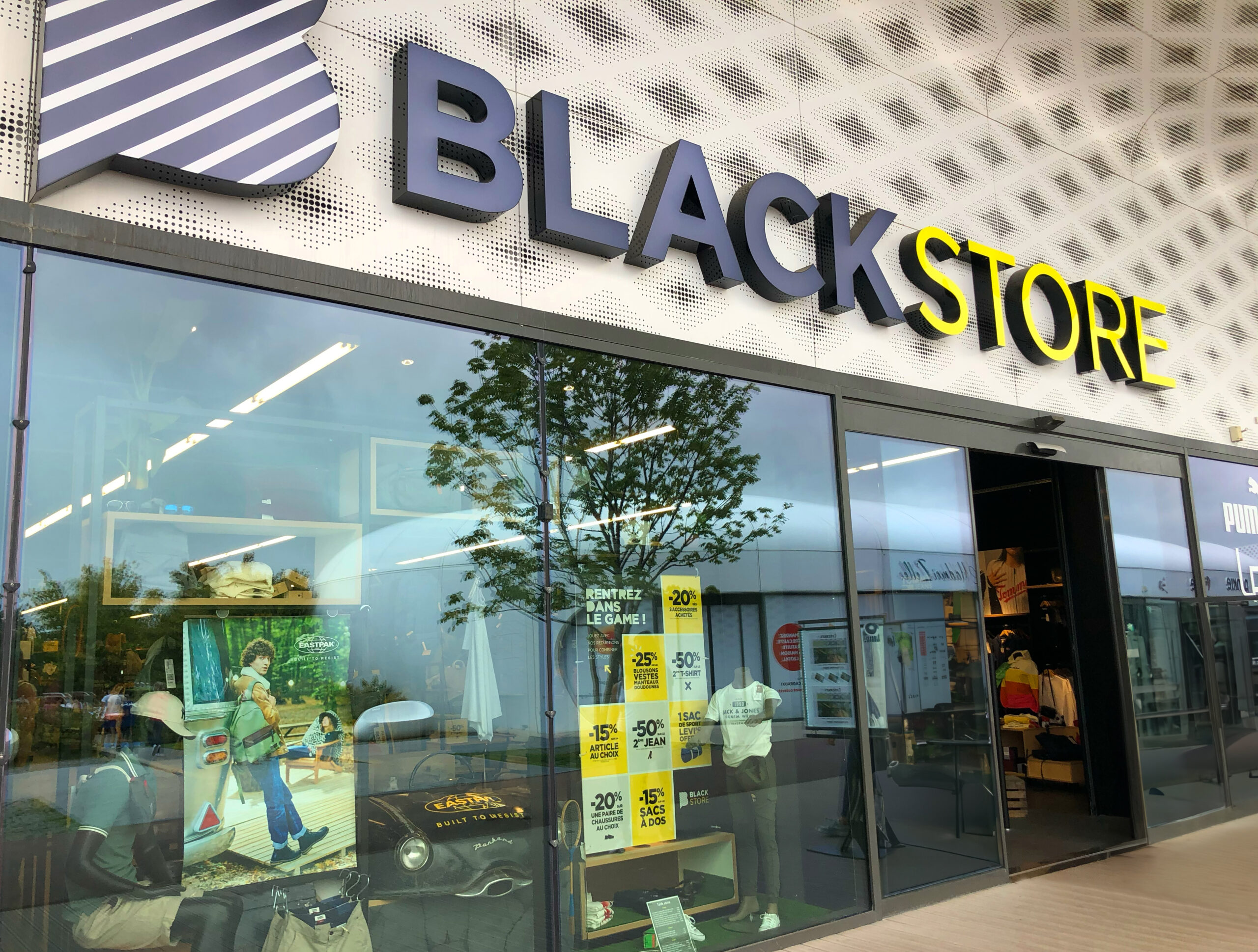 Blackstore retail store